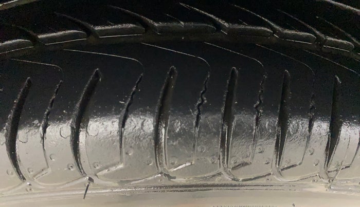 2013 Ford Ecosport TITANIUM 1.0L ECOBOOST, Petrol, Manual, 80,090 km, Right Rear Tyre Tread