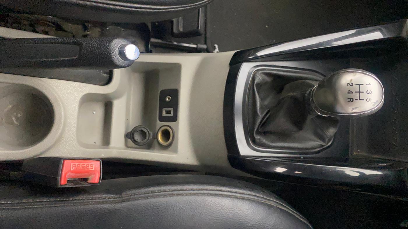 2013 Ford Ecosport TITANIUM 1.0L ECOBOOST, Petrol, Manual, 80,090 km, Gear Lever