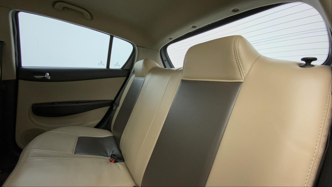 2013 Hyundai i20 MAGNA 1.2, Petrol, Manual, 57,125 km, Right Side Rear Door Cabin