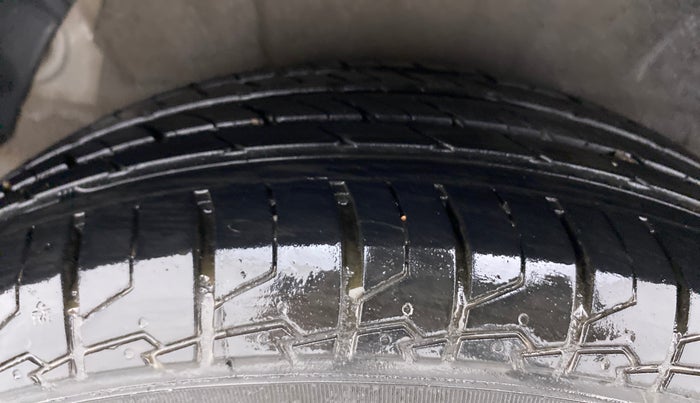 2013 Hyundai i20 MAGNA 1.2, Petrol, Manual, 57,125 km, Right Rear Tyre Tread