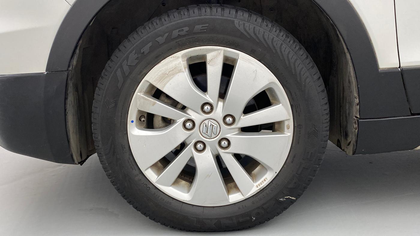 2015 Maruti S Cross ZETA 1.3, Diesel, Manual, 35,855 km, Left Front Wheel