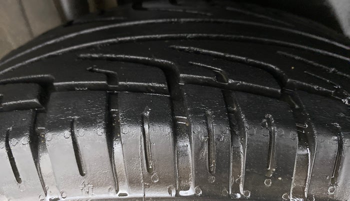 2015 Maruti S Cross ZETA 1.3, Diesel, Manual, 35,855 km, Right Rear Tyre Tread