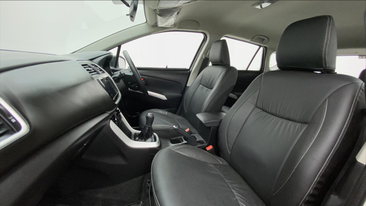 2015 Maruti S Cross ZETA 1.3, Diesel, Manual, 35,855 km, Right Side Front Door Cabin