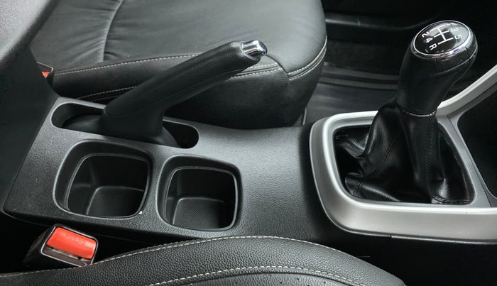 2015 Maruti S Cross ZETA 1.3, Diesel, Manual, 35,855 km, Gear Lever