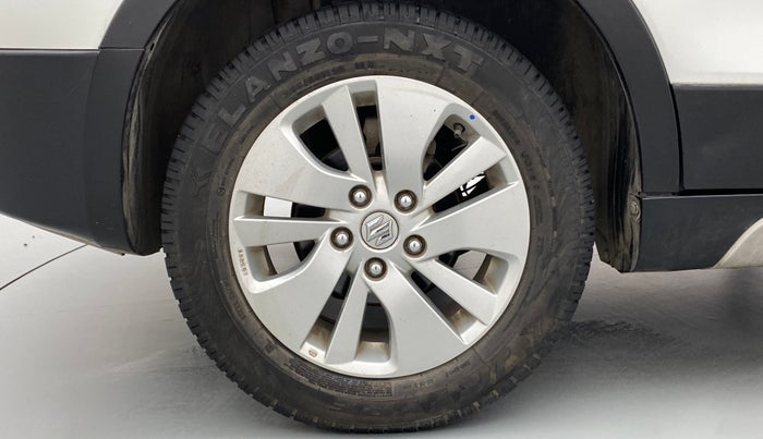 2015 Maruti S Cross ZETA 1.3, Diesel, Manual, 35,855 km, Right Rear Wheel