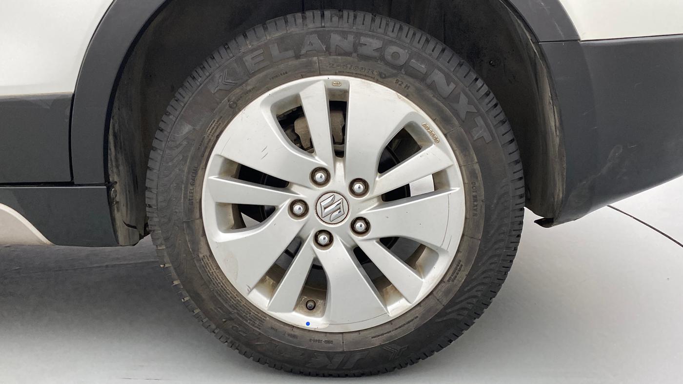 2015 Maruti S Cross ZETA 1.3, Diesel, Manual, 35,855 km, Left Rear Wheel