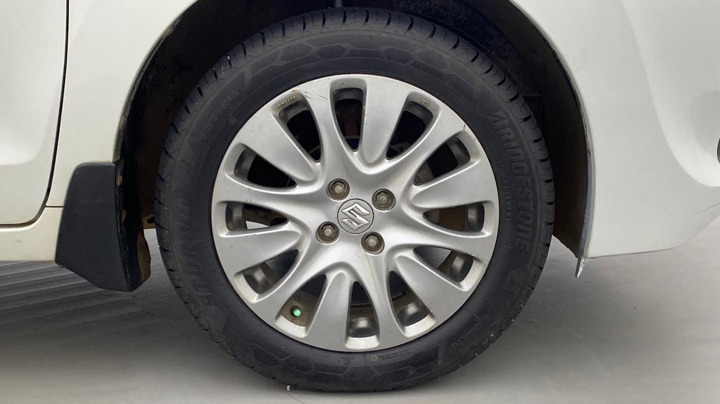 2016 Maruti Baleno ZETA DIESEL 1.3, Diesel, Manual, 60,644 km, Right Front Wheel