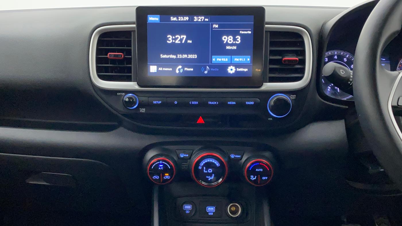 2020 Hyundai VENUE SX 1.0 TURBO IMT DUAL TONE SPORT, Petrol, Manual, 30,801 km, Air Conditioner