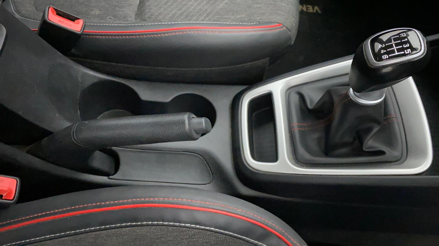 2020 Hyundai VENUE SX 1.0 TURBO IMT DUAL TONE SPORT, Petrol, Manual, 30,801 km, Gear Lever