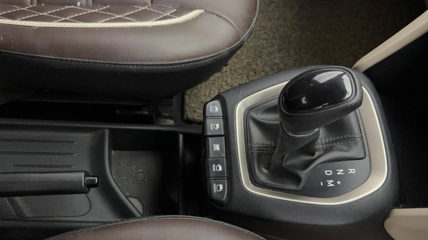 2020 Hyundai NEW SANTRO SPORTZ AMT, Petrol, Automatic, 28,298 km, Gear Lever