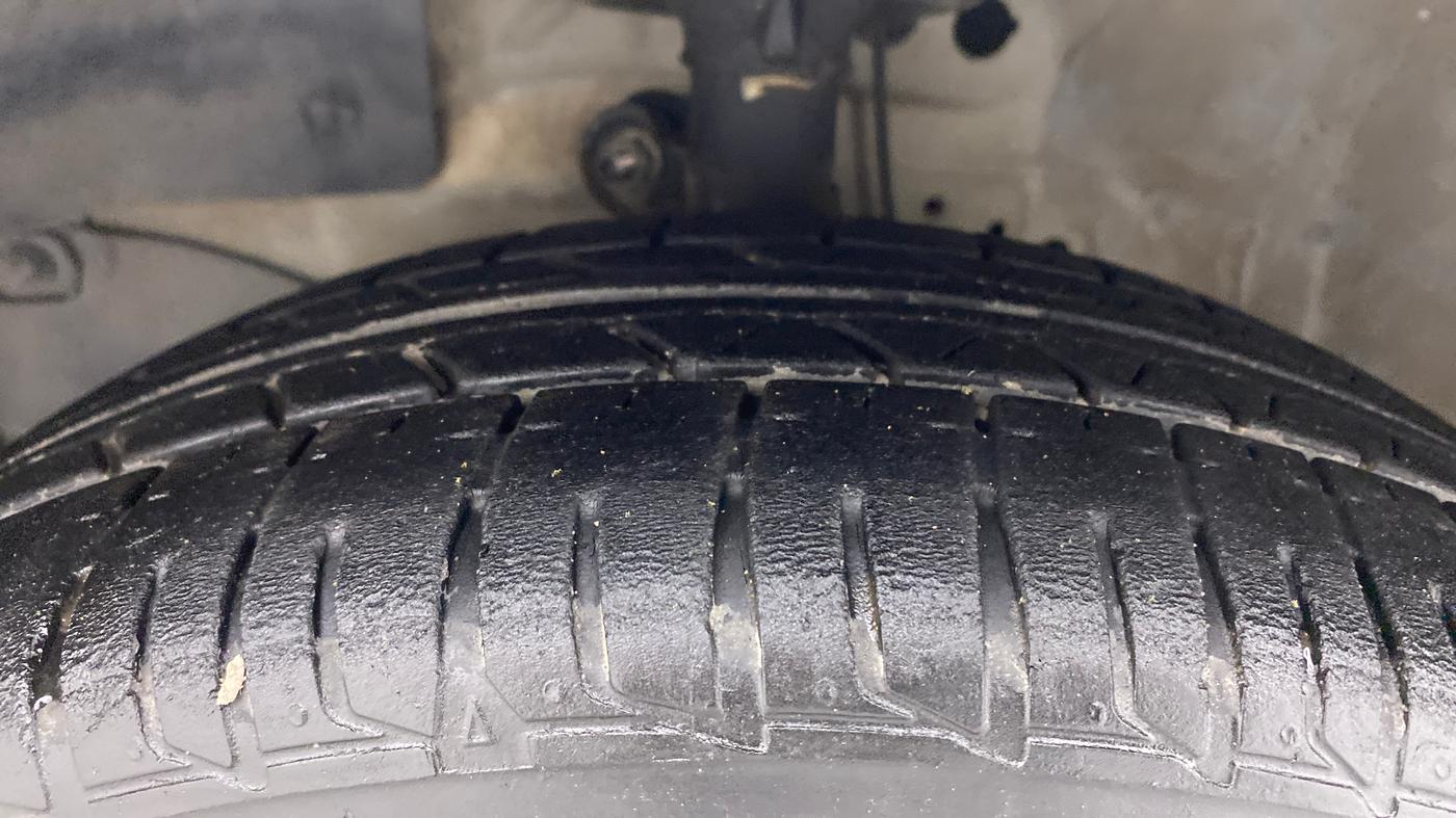2015 Honda Amaze 1.2L I-VTEC S, Petrol, Manual, 85,862 km, Left Front Tyre Tread