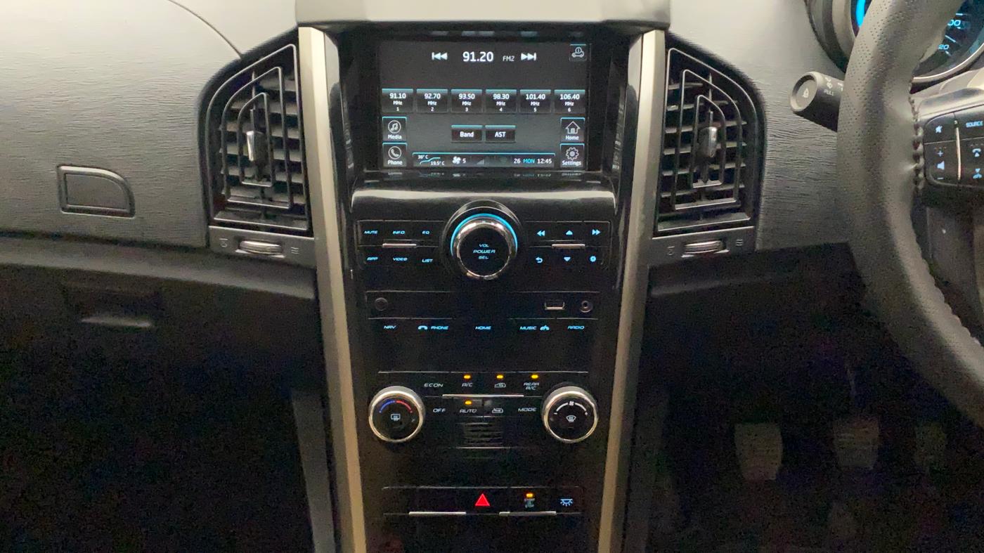 2020 Mahindra XUV500 W7, Diesel, Manual, 66,840 km, Air Conditioner