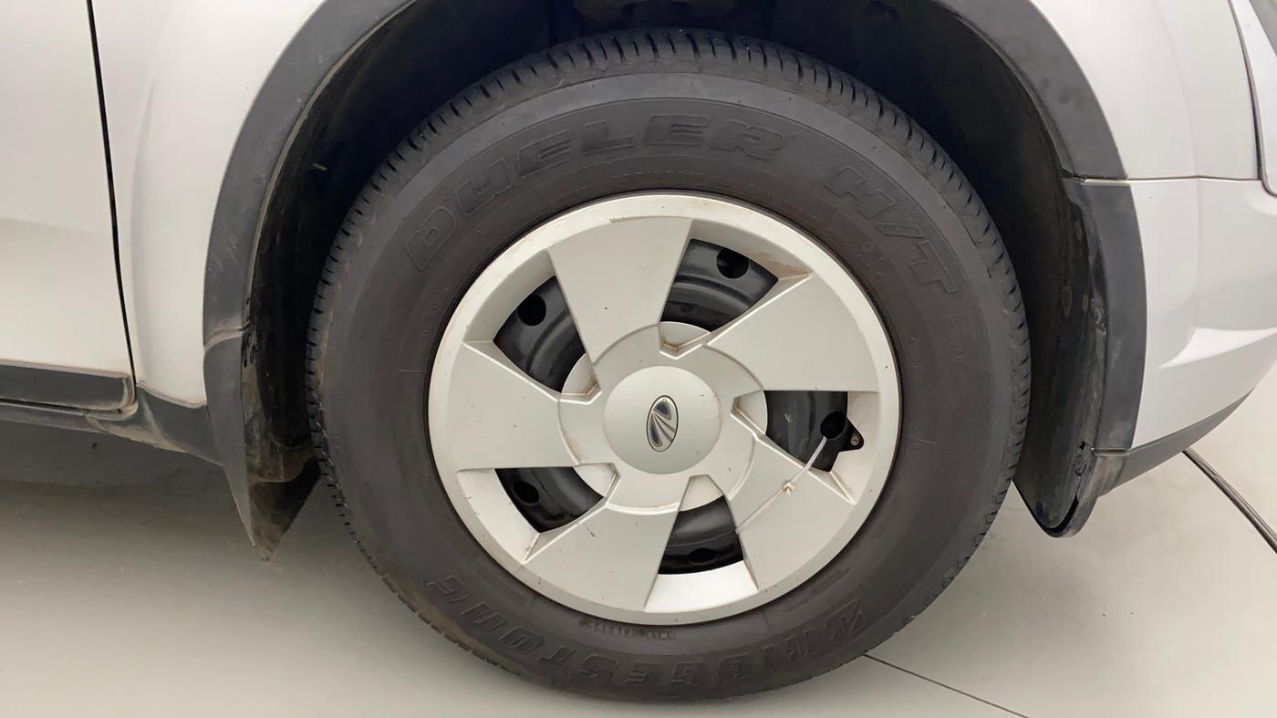 2020 Mahindra XUV500 W7, Diesel, Manual, 66,840 km, Right Front Wheel