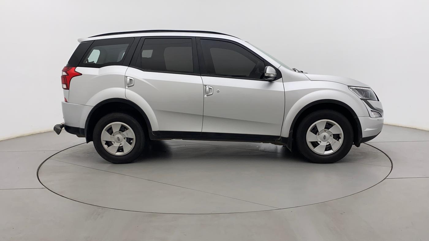 2020 Mahindra XUV500 W7, Diesel, Manual, 66,840 km, Right Side View