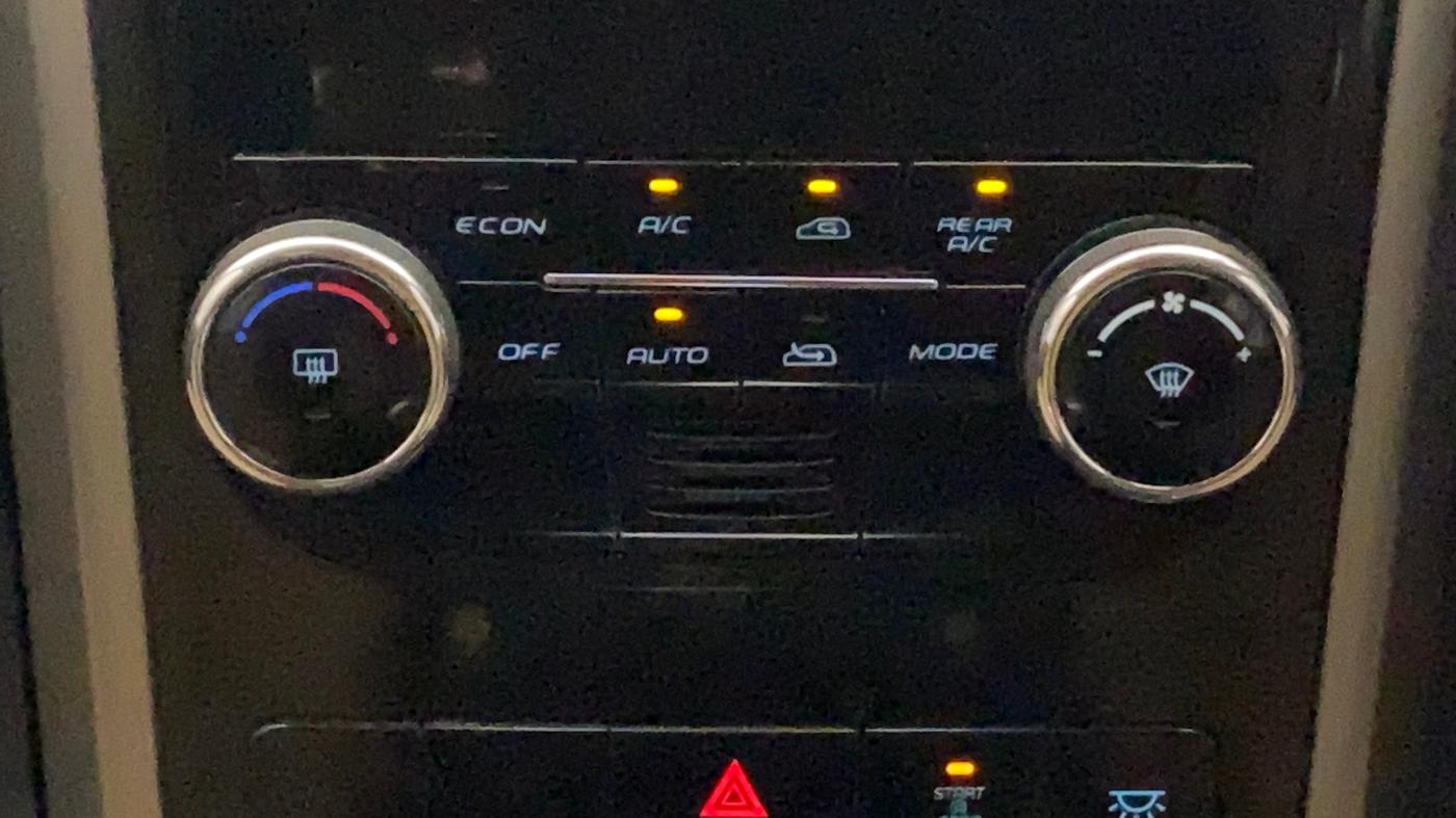 2020 Mahindra XUV500 W7, Diesel, Manual, 66,840 km, Automatic Climate Control