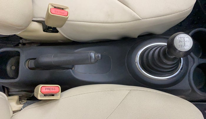 2016 Honda Amaze 1.5L I-DTEC S, Diesel, Manual, 84,097 km, Gear Lever