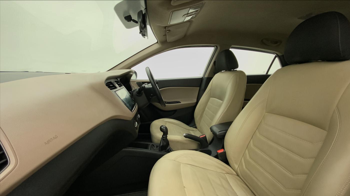 2017 Hyundai Elite i20 SPORTZ 1.2, Petrol, Manual, 73,928 km, Right Side Front Door Cabin
