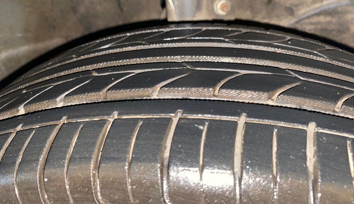 2019 Maruti Ertiga ZXI SHVS, Petrol, Manual, 59,693 km, Right Front Tyre Tread