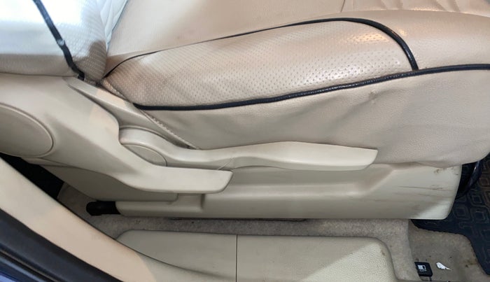 2019 Maruti Ertiga ZXI SHVS, Petrol, Manual, 59,693 km, Driver Side Adjustment Panel