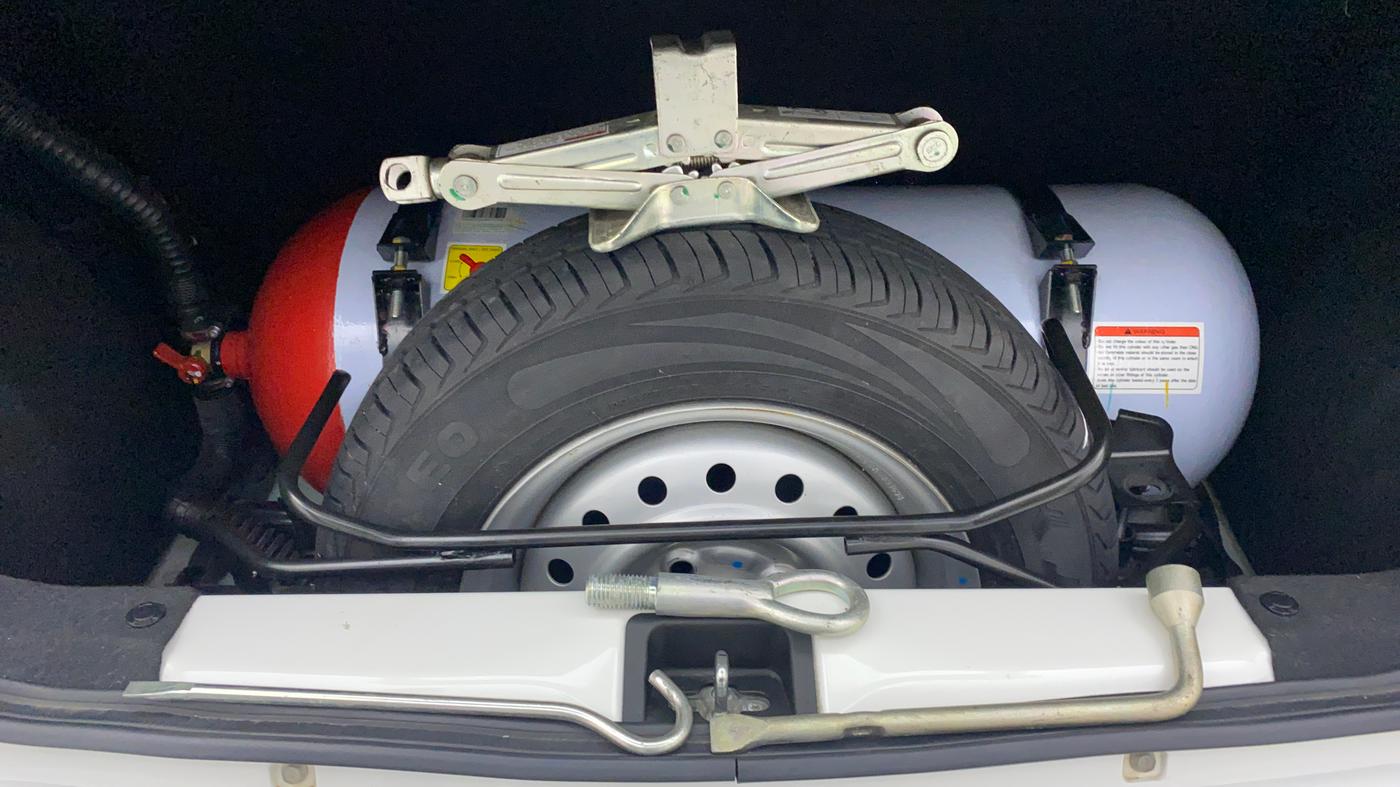 2020 Maruti New Wagon-R LXI CNG 1.0 L, CNG, Manual, 13,790 km, Spare Tyre