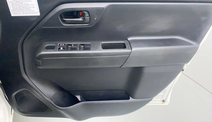 2020 Maruti New Wagon-R LXI CNG 1.0 L, CNG, Manual, 13,790 km, Driver Side Door Panels Control