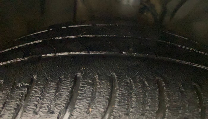 2021 Tata ALTROZ XM PLUS PETROL, Petrol, Manual, 1,21,098 km, Right Front Tyre Tread