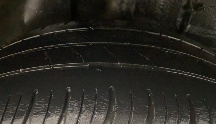 2021 Tata ALTROZ XM PLUS PETROL, Petrol, Manual, 1,21,098 km, Right Rear Tyre Tread