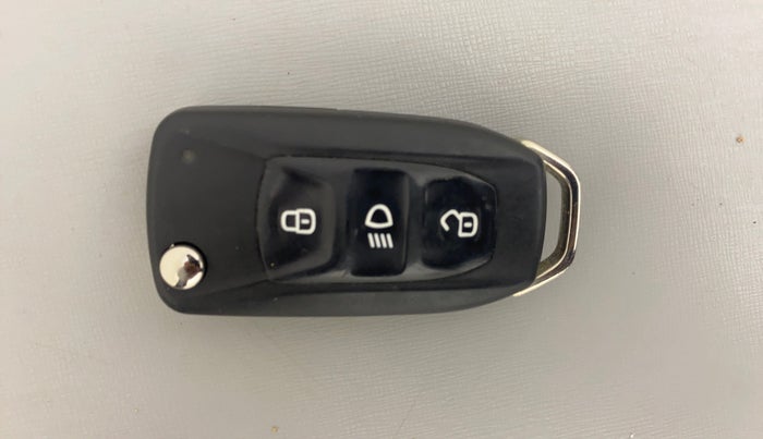 2021 Tata ALTROZ XM PLUS PETROL, Petrol, Manual, 1,21,098 km, Key Close Up