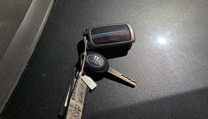 2023 Tata Tiago XTA PETROL, CNG, Automatic, 31,046 km, Key Close Up