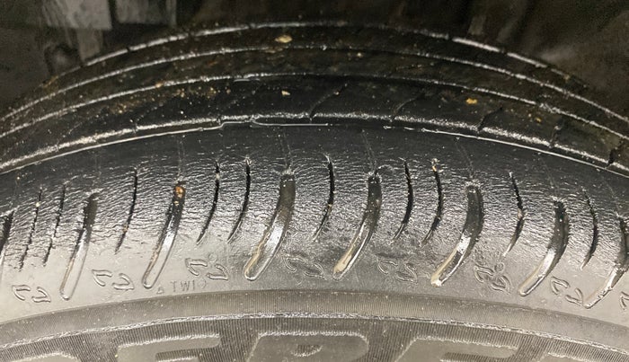 2021 Renault Kiger RXT (O) AMT, Petrol, Automatic, 32,409 km, Left Front Tyre Tread