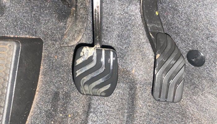 2021 Renault Kiger RXT (O) AMT, Petrol, Automatic, 32,409 km, Pedals