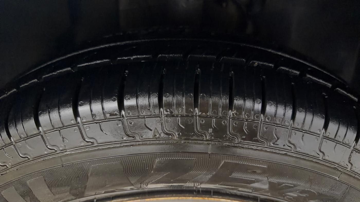 2021 Tata ALTROZ XE PETROL, Petrol, Manual, 67,546 km, Right Front Tyre Tread