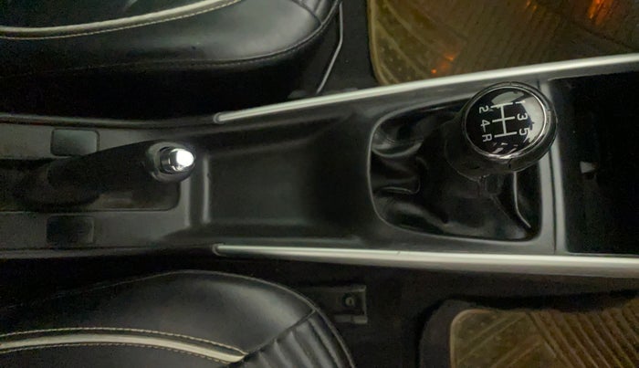 2015 Maruti Baleno ZETA PETROL 1.2, Petrol, Manual, 44,903 km, Gear Lever