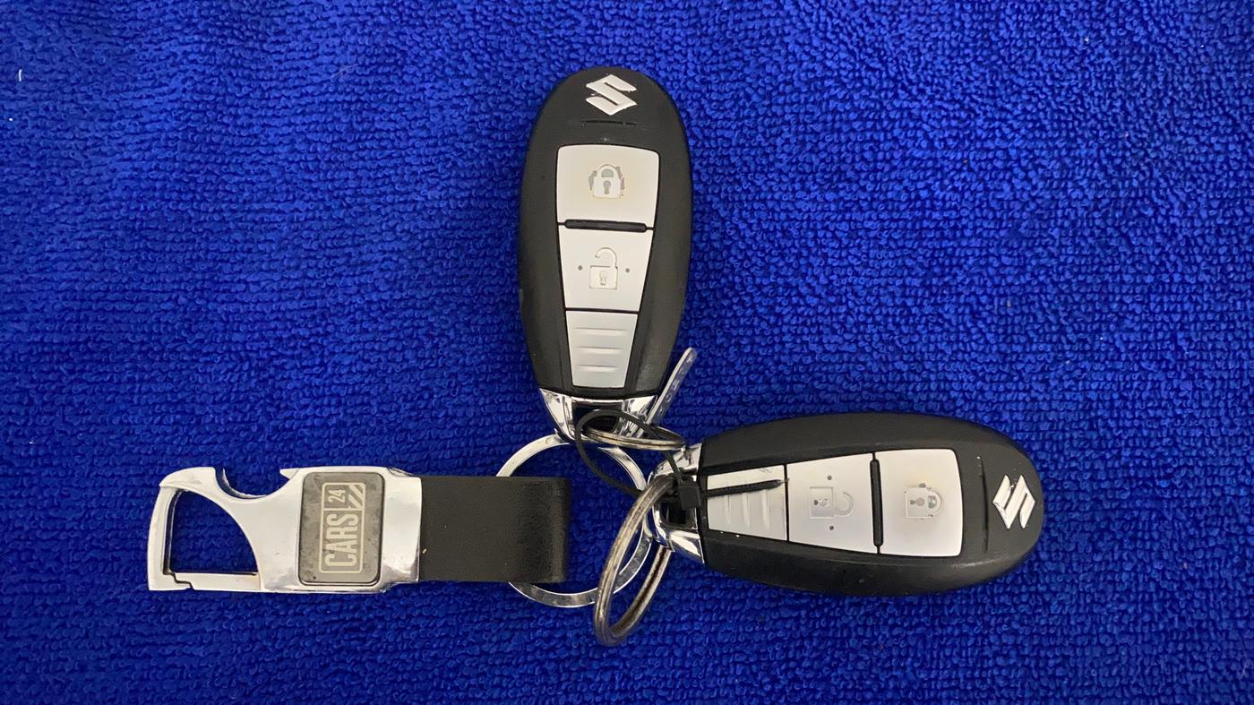 2015 Maruti Baleno ZETA PETROL 1.2, Petrol, Manual, 44,903 km, Key Close Up