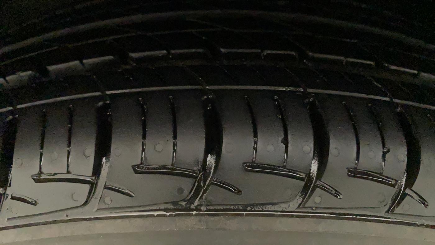2015 Maruti Baleno ZETA PETROL 1.2, Petrol, Manual, 44,903 km, Left Front Tyre Tread