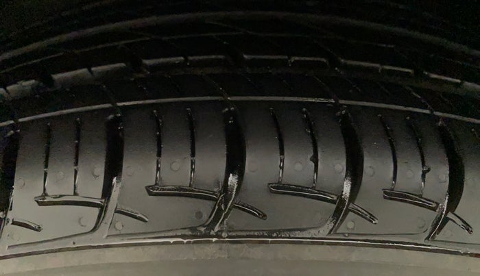 2015 Maruti Baleno ZETA PETROL 1.2, Petrol, Manual, 44,903 km, Left Front Tyre Tread