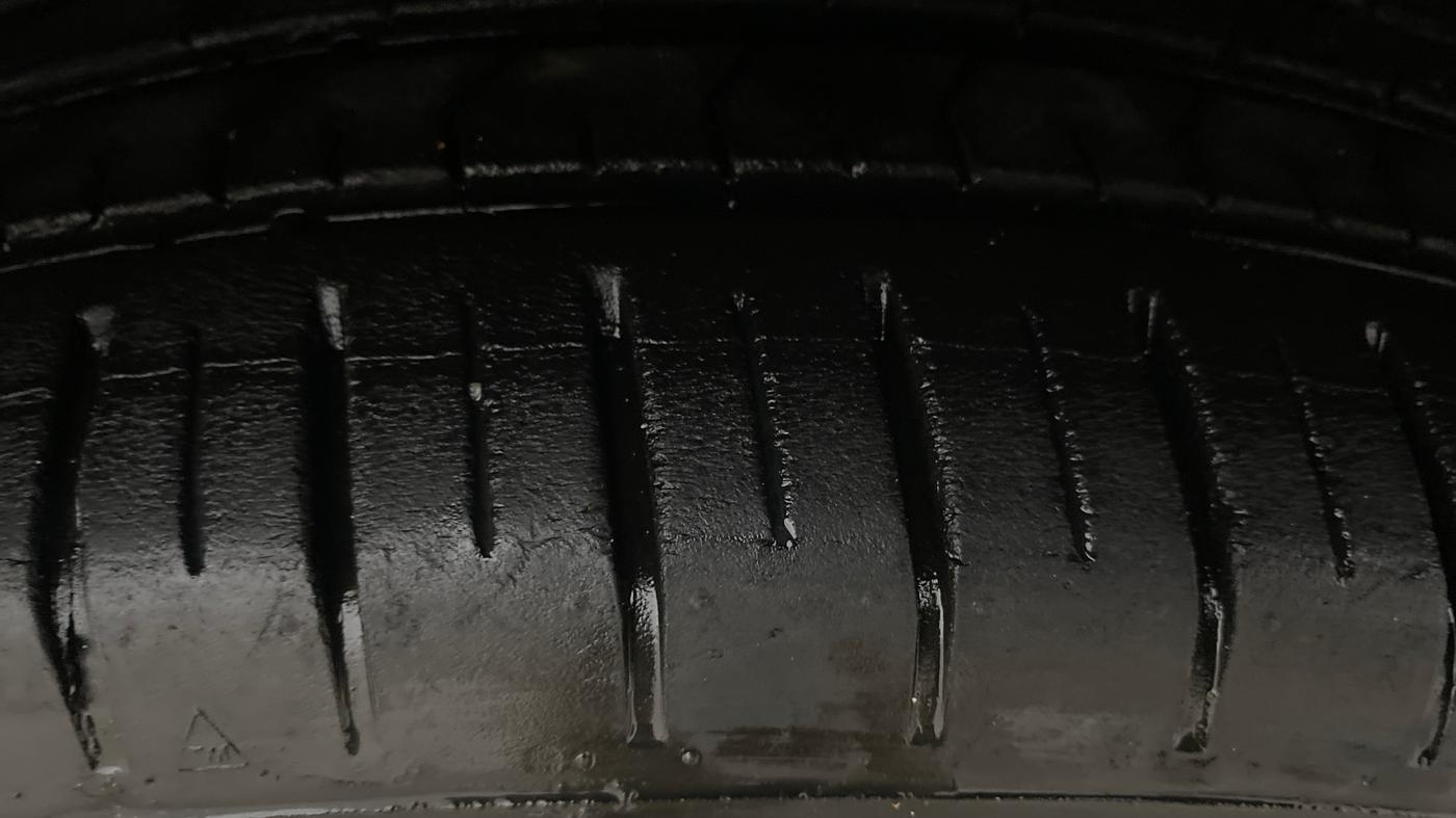 2022 Skoda KUSHAQ ACTIVE 1.0L TSI MT, Petrol, Manual, 22,097 km, Right Front Tyre Tread