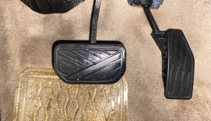 2022 Maruti Dzire ZXI AMT, Petrol, Automatic, 61,824 km, Pedals