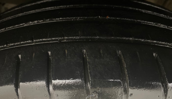 2022 Maruti Dzire ZXI AMT, Petrol, Automatic, 61,824 km, Left Front Tyre Tread