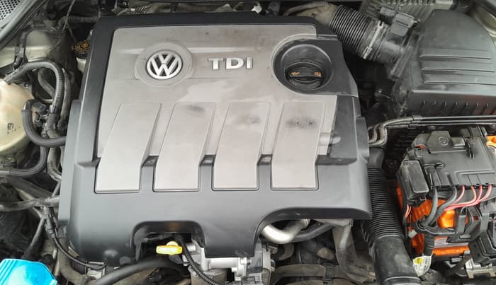 2013 Volkswagen Vento HIGHLINE DIESEL 1.6, Diesel, Manual, 1,19,233 km, Engine View
