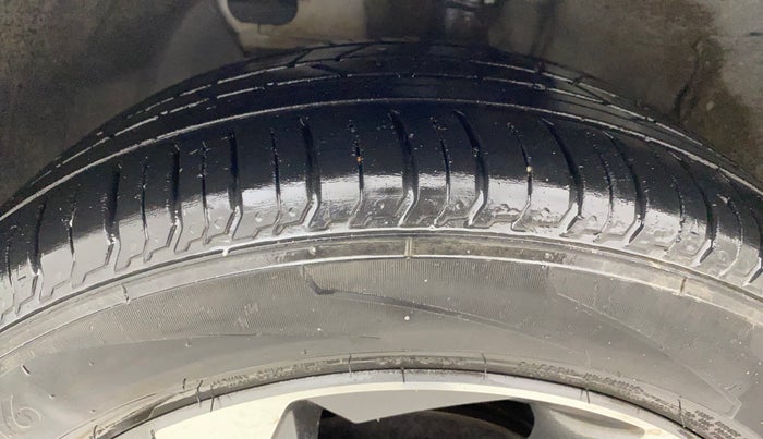 2022 Hyundai NEW I20 ASTA (O) 1.2 MT, Petrol, Manual, 12,419 km, Left Front Tyre Tread