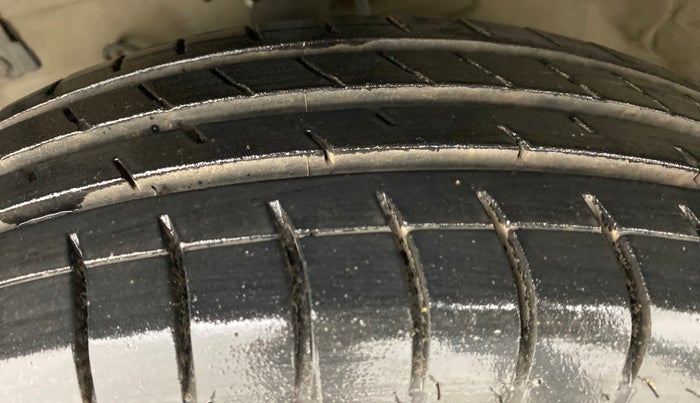 2012 Maruti Swift Dzire VXI, Petrol, Manual, 63,839 km, Left Front Tyre Tread