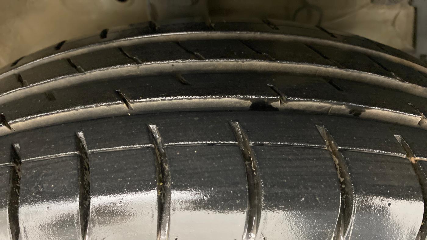 2012 Maruti Swift Dzire VXI, Petrol, Manual, 63,839 km, Right Front Tyre Tread