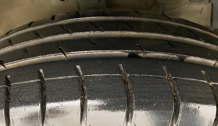 2012 Maruti Swift Dzire VXI, Petrol, Manual, 63,839 km, Right Front Tyre Tread