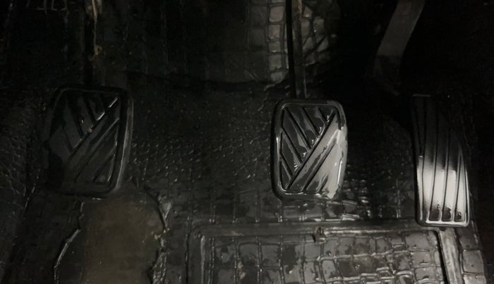 2016 Maruti Celerio VXI CNG, CNG, Manual, 92,073 km, Pedals