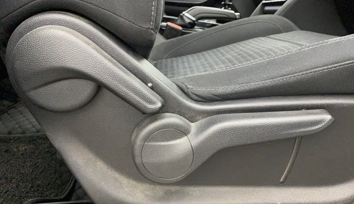 2023 Mahindra XUV700 AX 5 P MT 5 STR, Petrol, Manual, 26,910 km, Driver Side Adjustment Panel