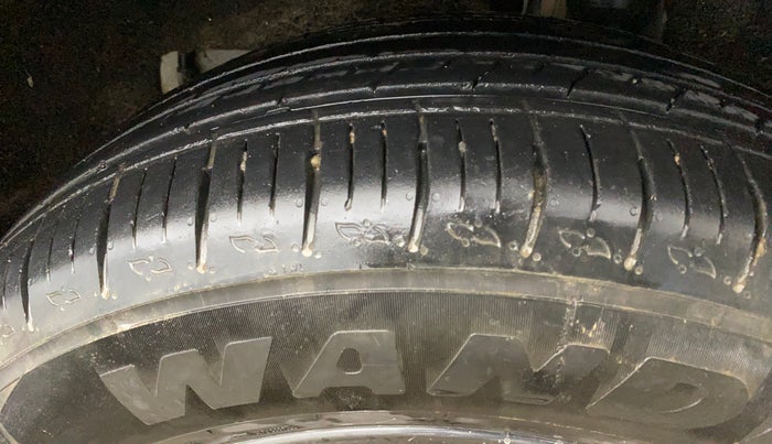 2023 Mahindra XUV700 AX 5 P MT 5 STR, Petrol, Manual, 26,910 km, Left Rear Tyre Tread