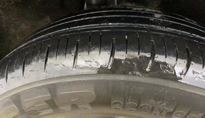 2023 Mahindra XUV700 AX 5 P MT 5 STR, Petrol, Manual, 26,910 km, Right Rear Tyre Tread