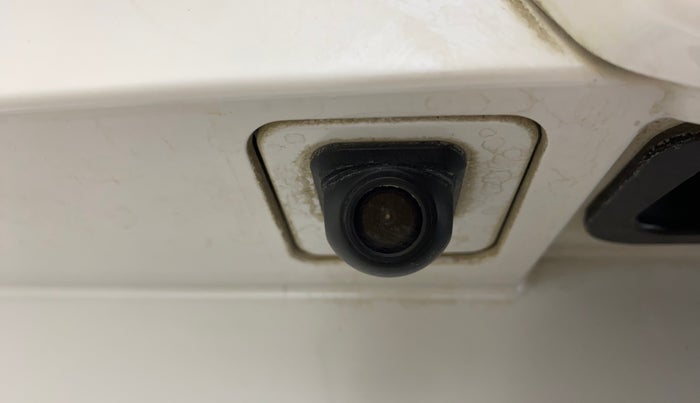 2023 Mahindra XUV700 AX 5 P MT 5 STR, Petrol, Manual, 26,910 km, Parking Camera