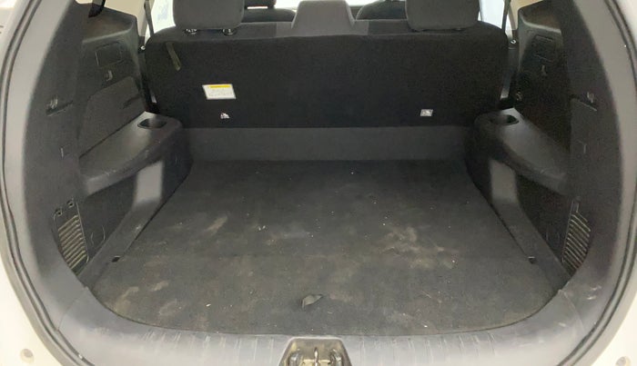 2023 Mahindra XUV700 AX 5 P MT 5 STR, Petrol, Manual, 26,910 km, Boot Inside